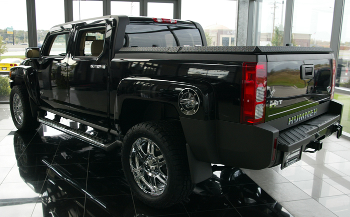 Black 2009 Hummer H3T Rear