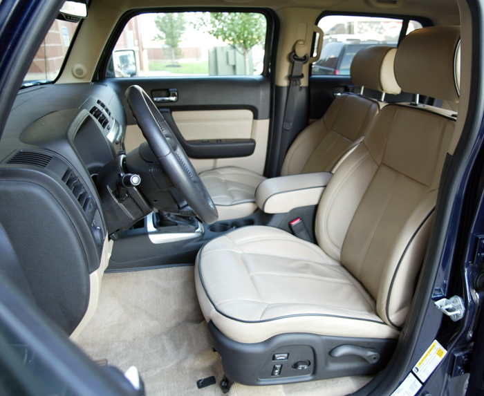 2007 Hummer H3 Light Cashmere Leather  Interior